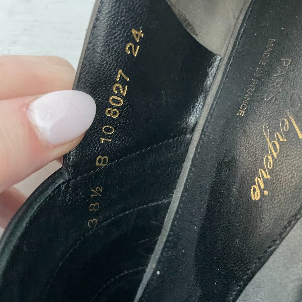 ❌SOLD❌ Gold Tone Grommet Loafers Sz 38.5 Black Leather Round Toe - Picture 3 of 9